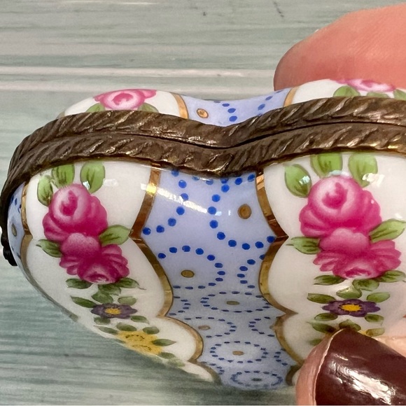 Vintage Limoges (Je t’ aime) Porcelain Floral Heart Box - Picture 3 of 8